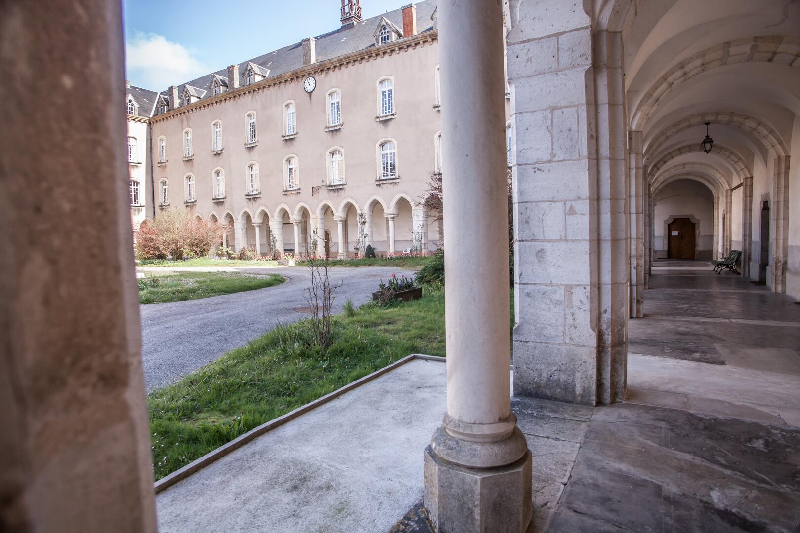Le cloître