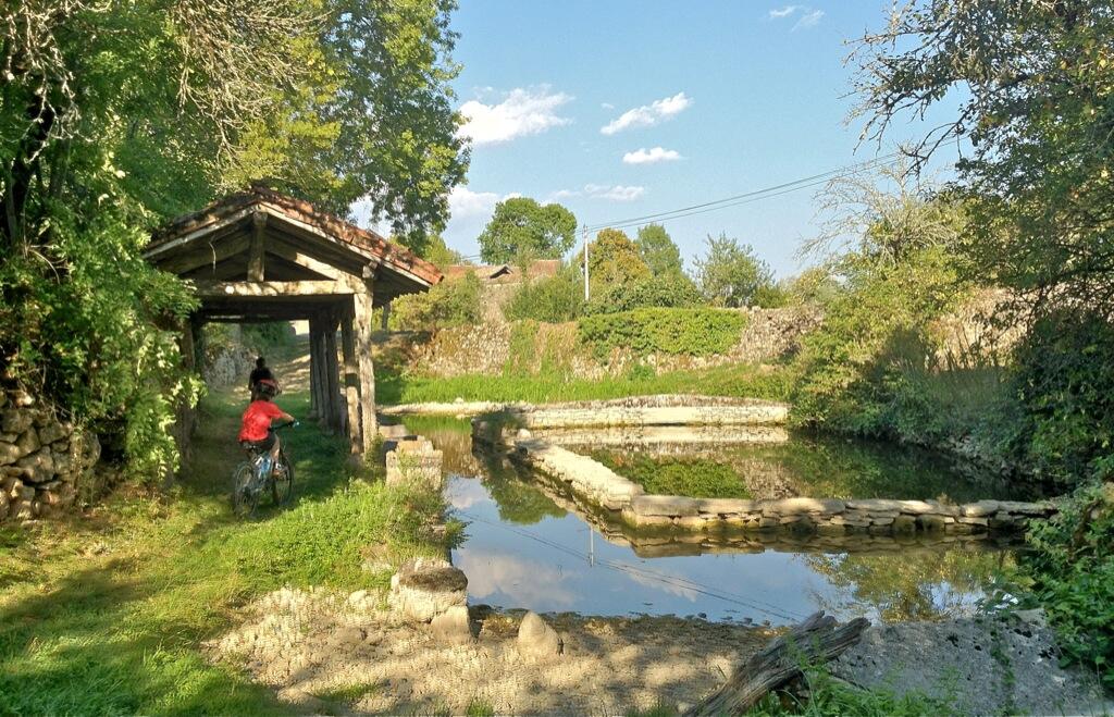 Saillac : Lavoir