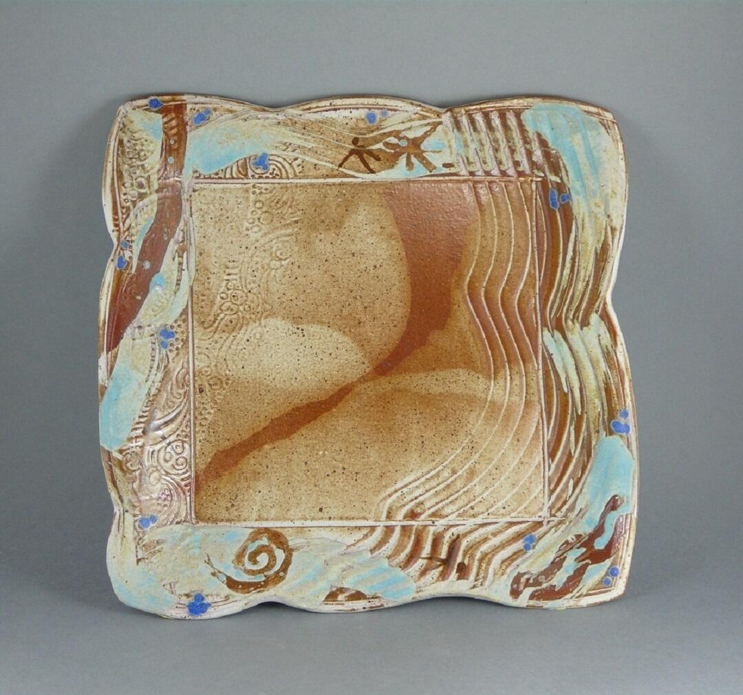 1-ASSIETTE CARRÉE 27X27 POTERIE DE MEYRAGUET