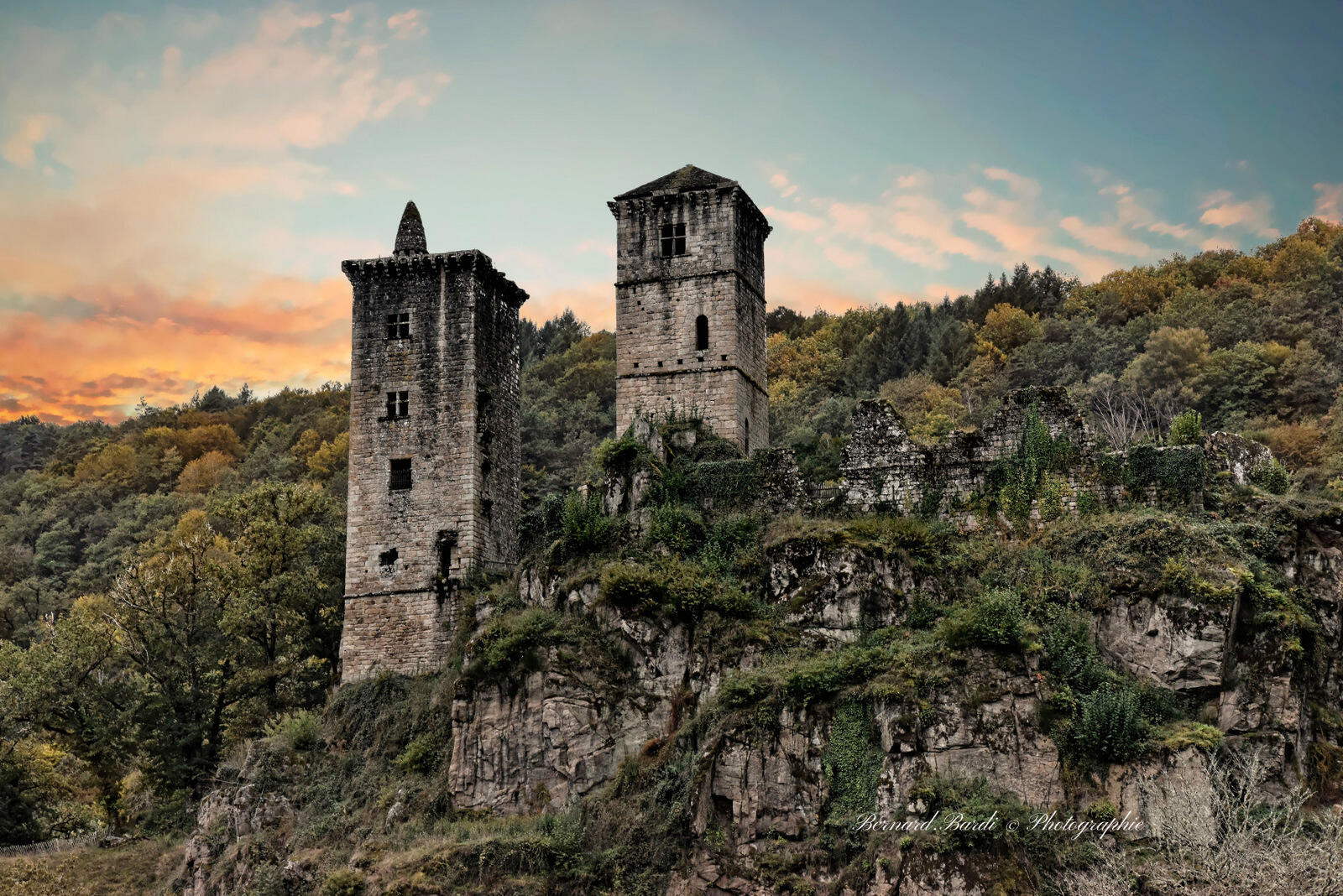 Coucher de soleil aux Tours de Merle