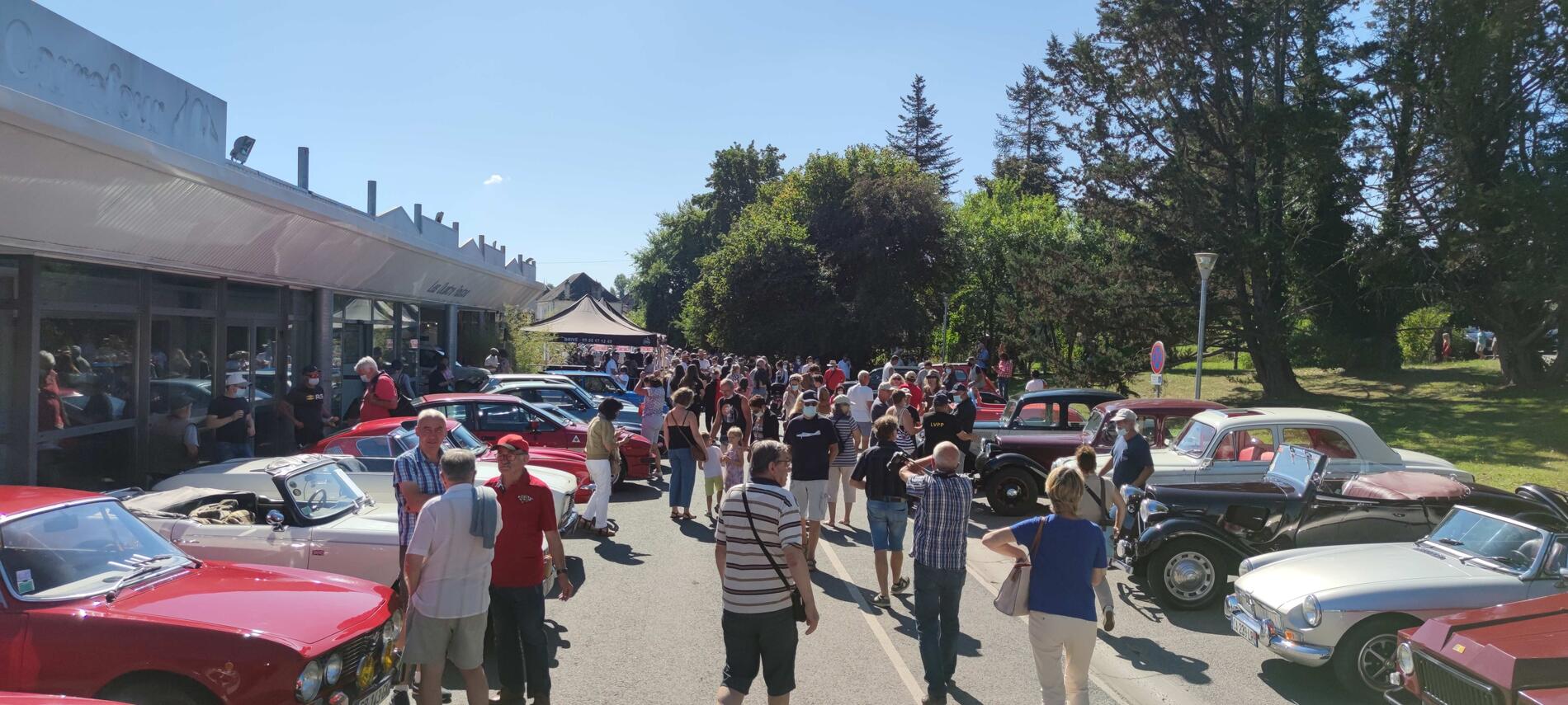 270823-exposition de voitures anciennes-festivignon-acapl.jpeg