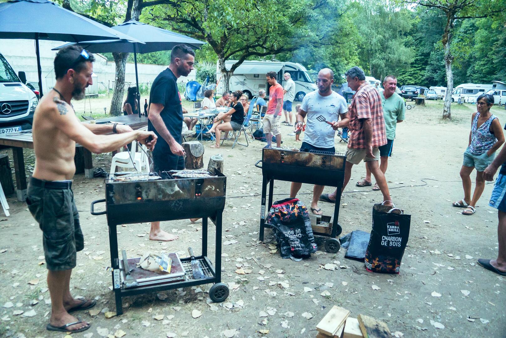 Aire naturelle les grands chênes-barbecue