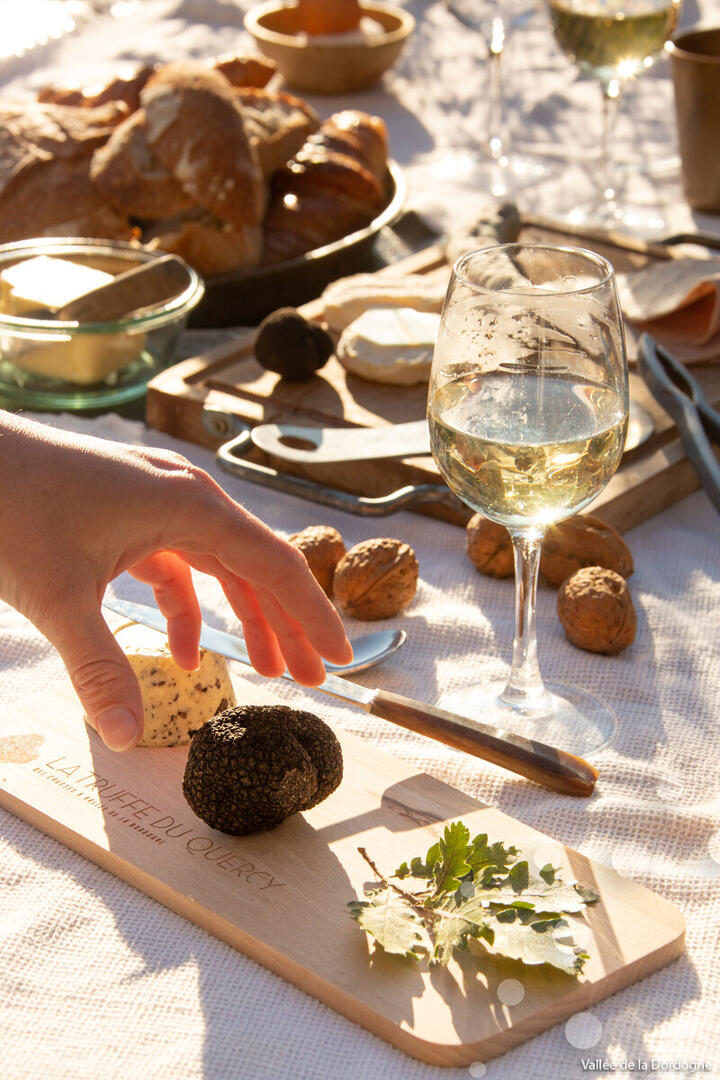 Cauvaldor-Marche-a-la-truffe-Bretenoux--MalikaTurin-4521.jpg-1200px