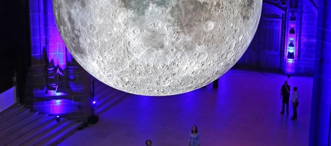 Fly me to the moon L'astrolabe(1)