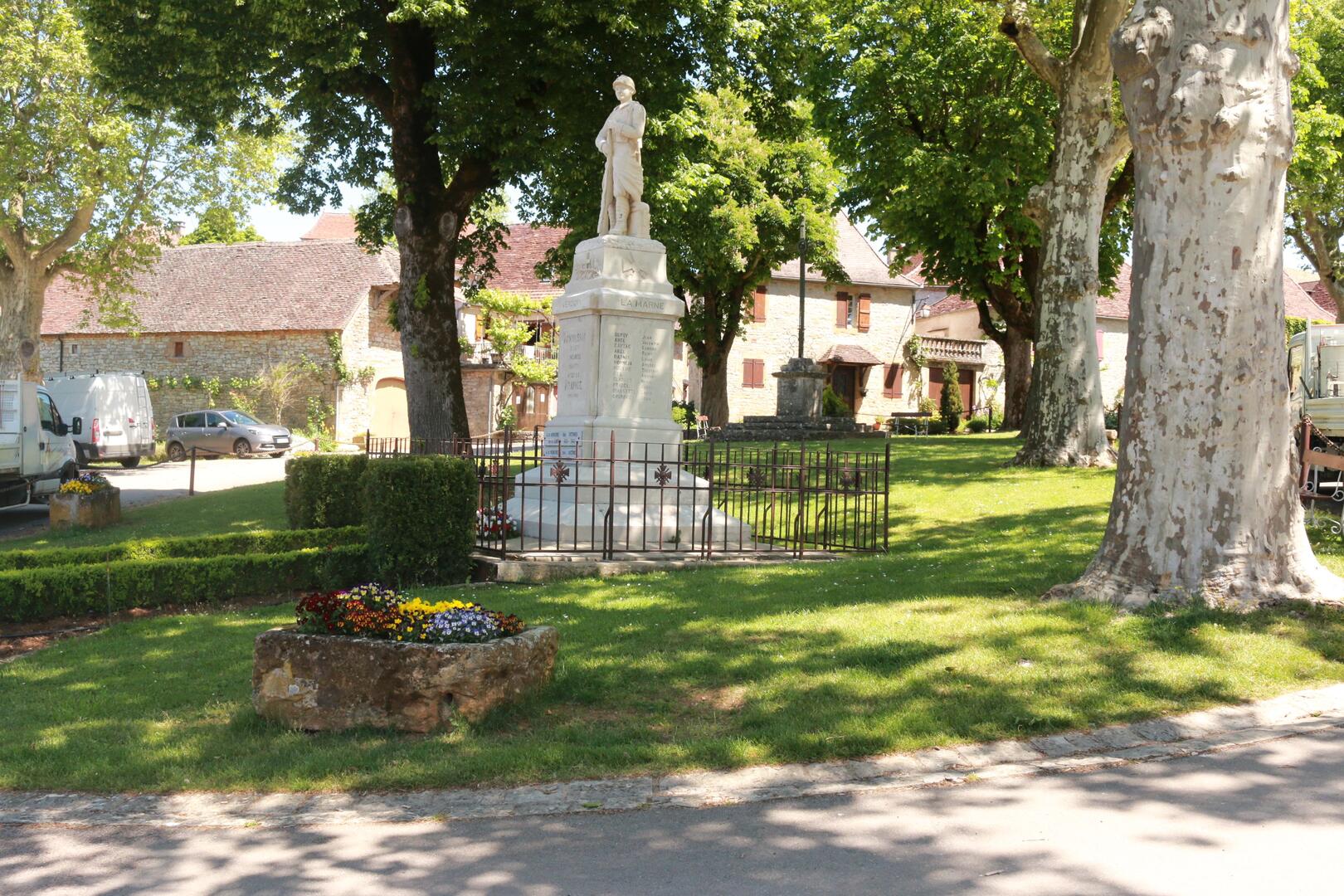 La place du village©M.Légeron