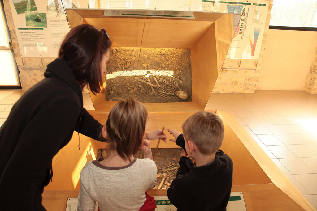 MUSEE_HOMME_DE_NEANDERTAL_LA_CHAPELL E_AUX_SAINTS_3_4