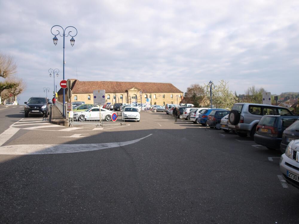 Parking Poste Gourdon
