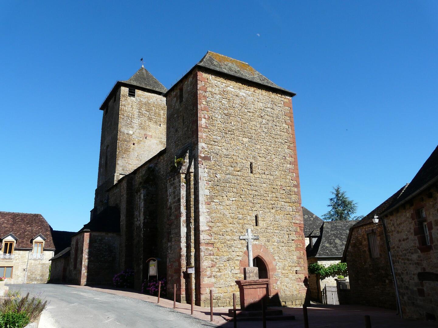Saillac_(19)_église