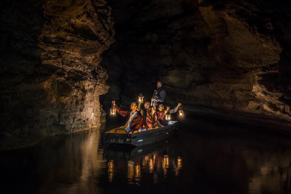 Visiteurs au cours d'une Soirée Explorateurs