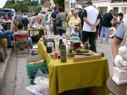 Vide grenier à Teyssieu