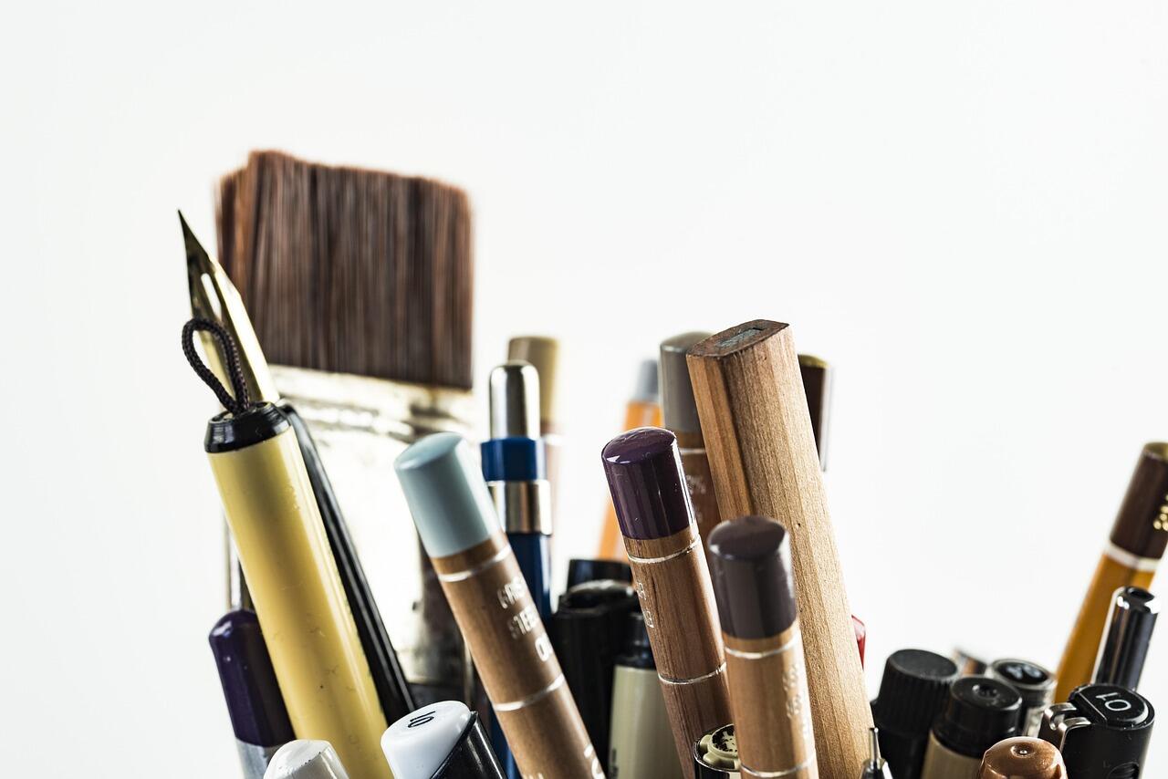pens-1867899_1280
