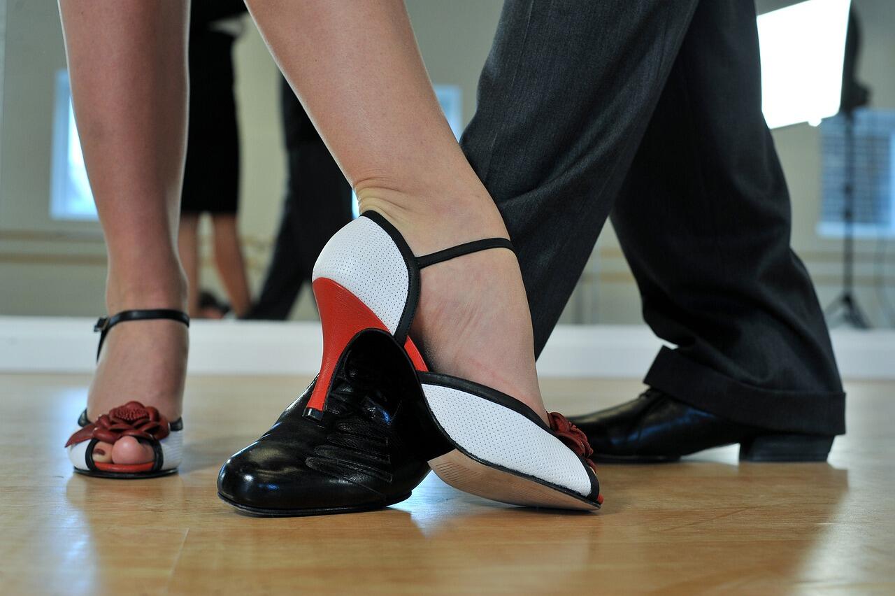 argentinian-tango-2079964_1280