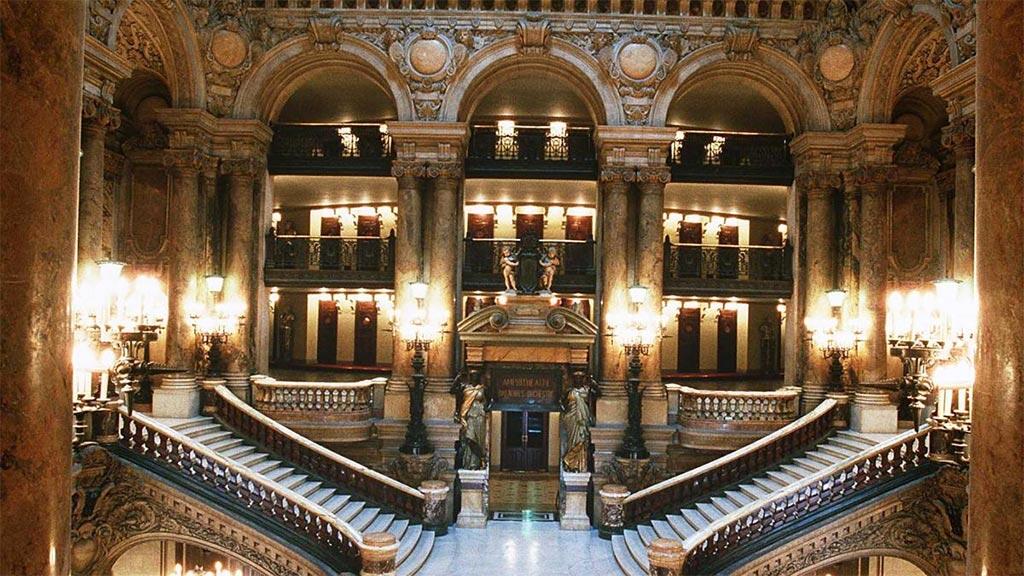 rouge-noir-opera-cinema