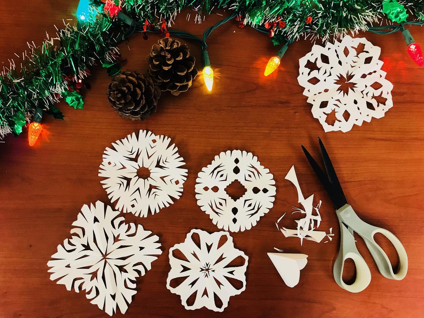 snowflakes-g67abb3d5b_1920