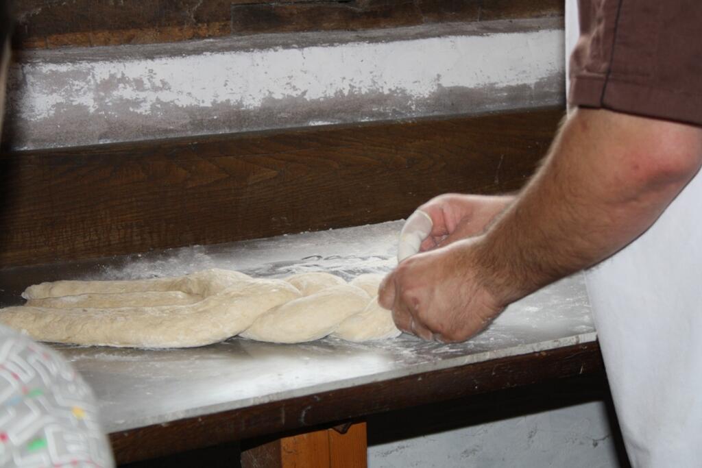 Musée Fête du pain - pétrissage de la pâte