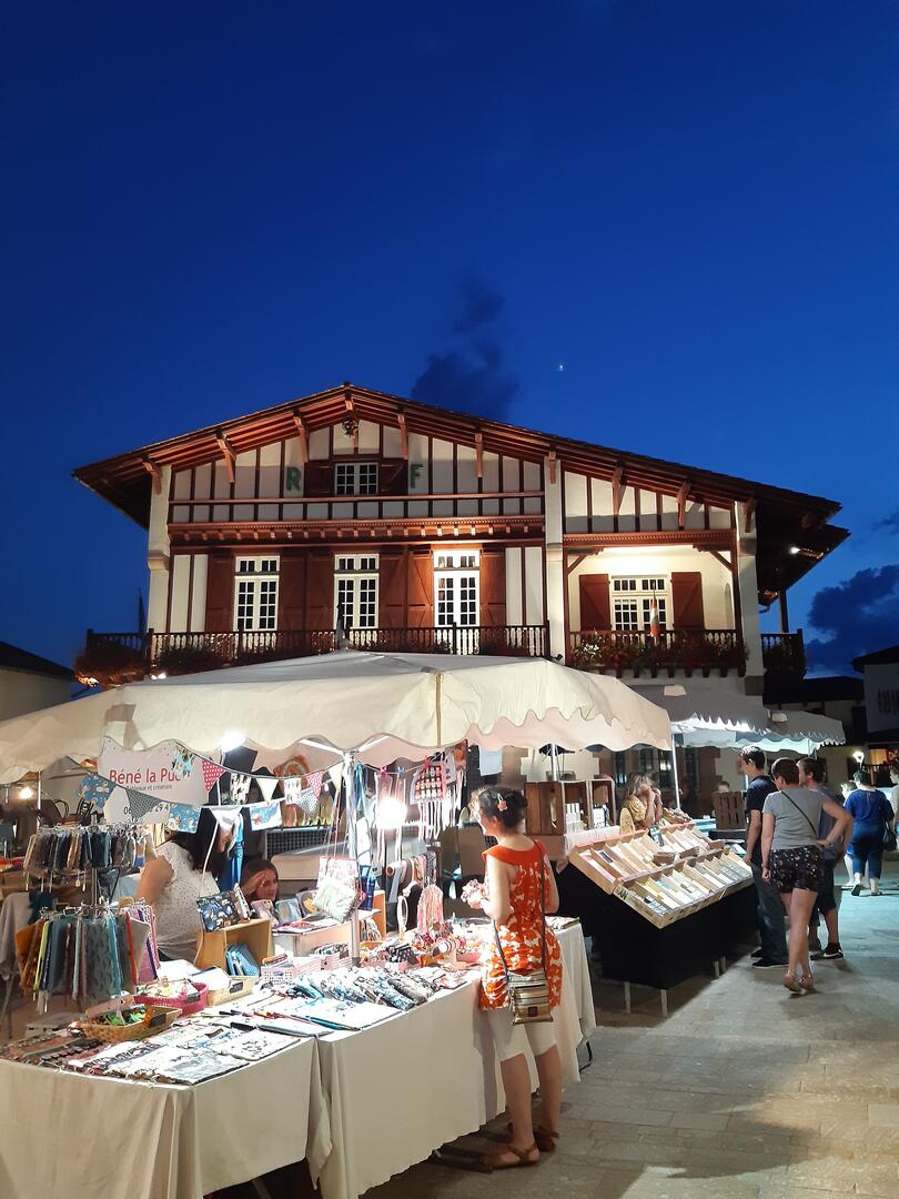 Marché nocturne