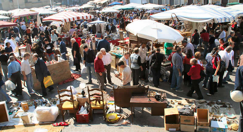 Vide grenier Salies à Peindre