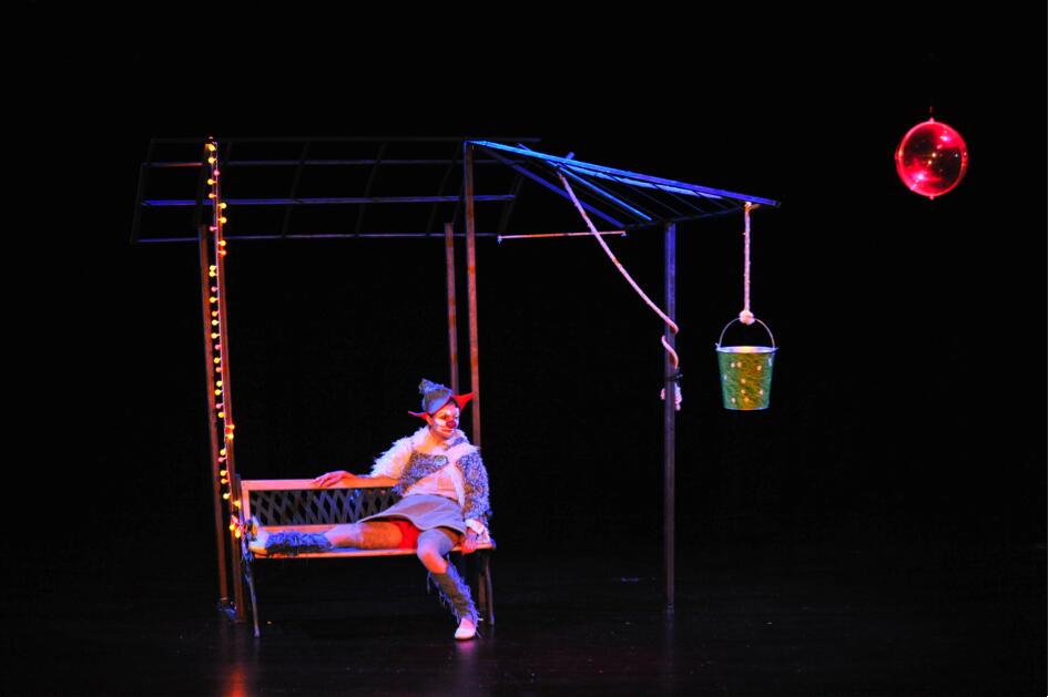 Stage clown