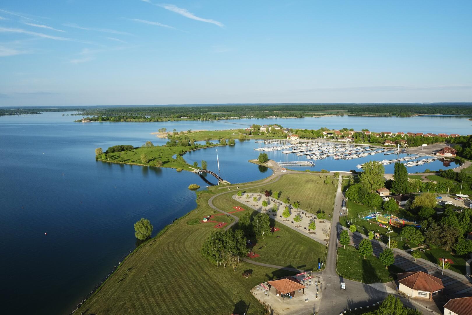 LAC DU DER