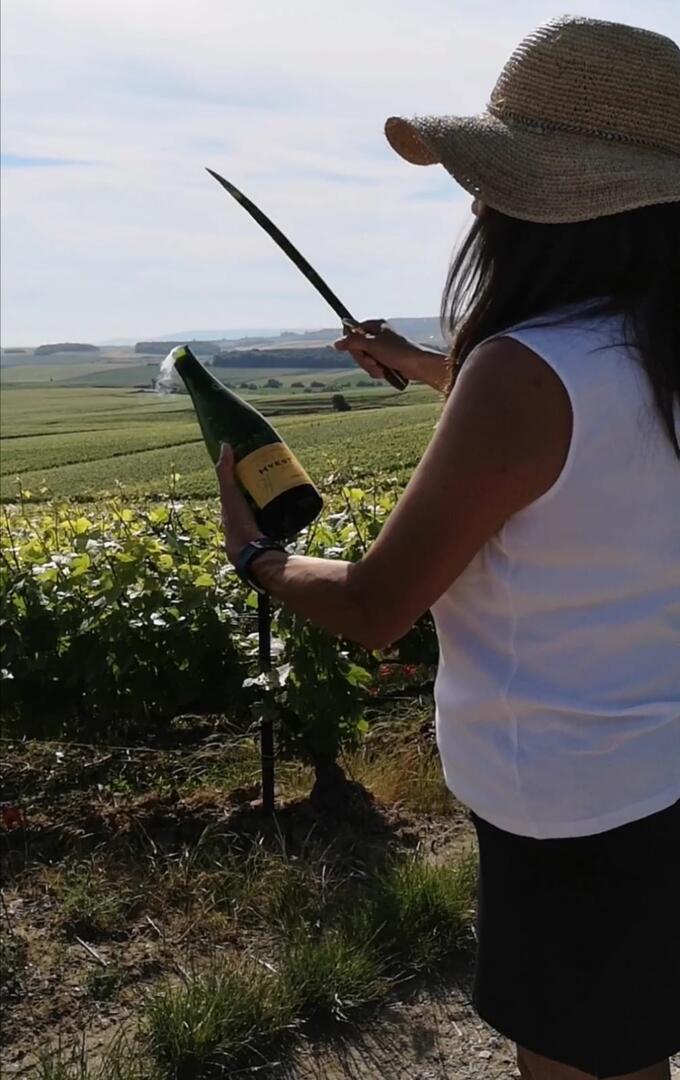 Fascinant Week-end V&D - Sabrage dans les vignes