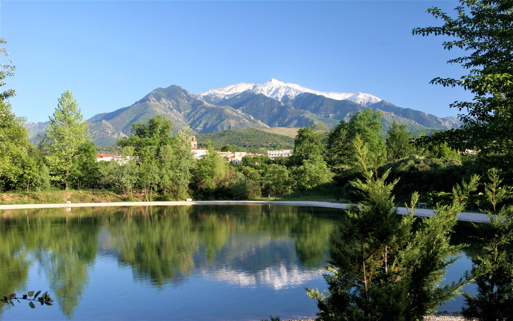 Prades, lac et canigou 2