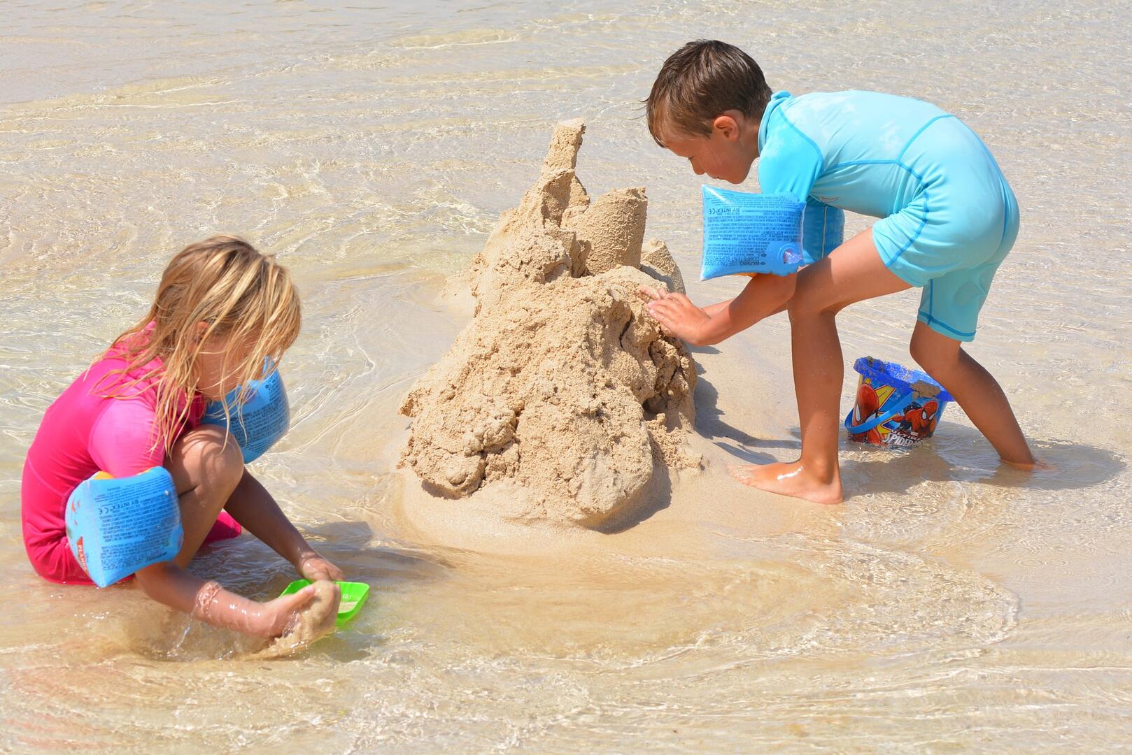 Chateau_de_sable_enfants