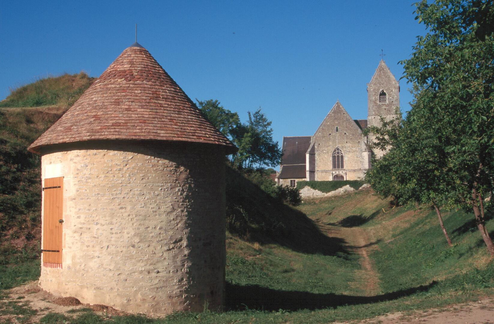 St-Rémy-du-V. Eglise et Four à Chanvre