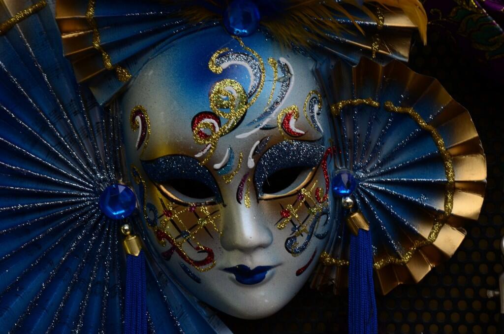 mask-498722_1920-1024x678