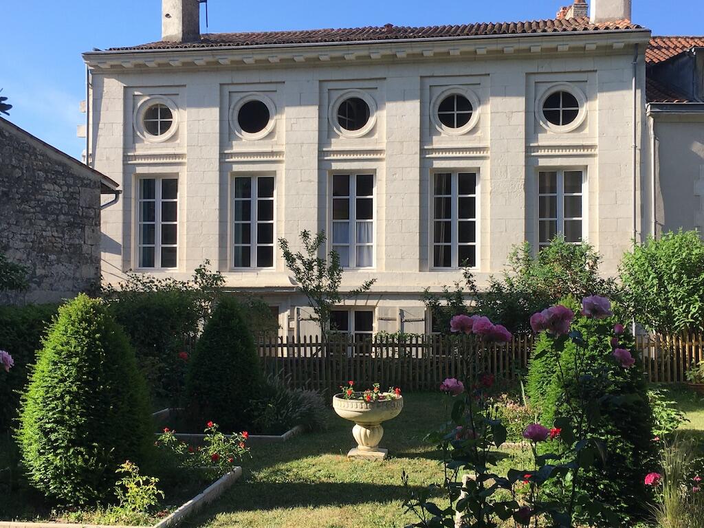 Beaux-esprits-hotel-particulier-fontenay-le-comte-85