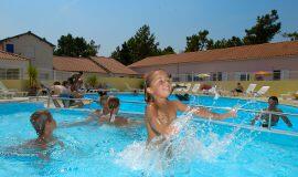 piscine_atlantiquevacances_sthilairederiez