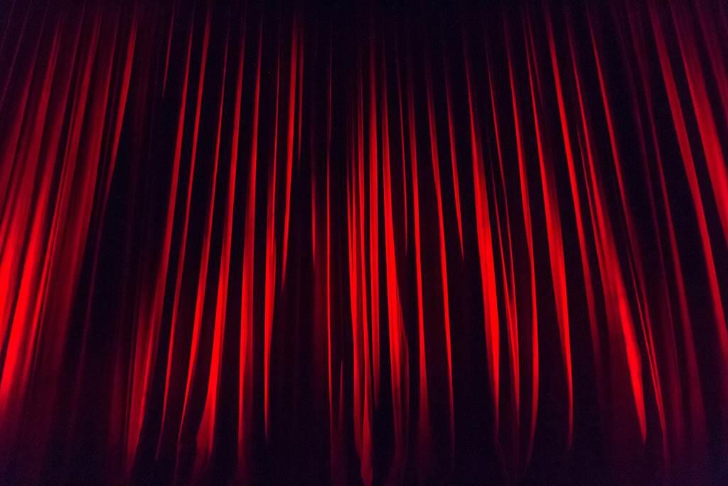 Spectacle