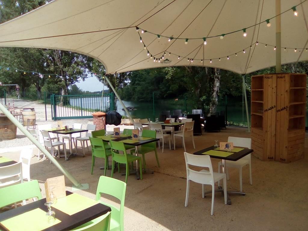 Ouverture de la brasserie "Les pieds dans l'eau"