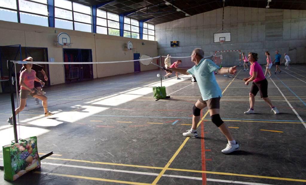 BADMINTON