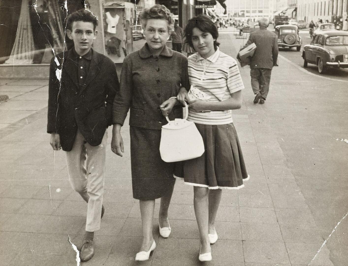 Une promenade avenue de la République, vers 1960.