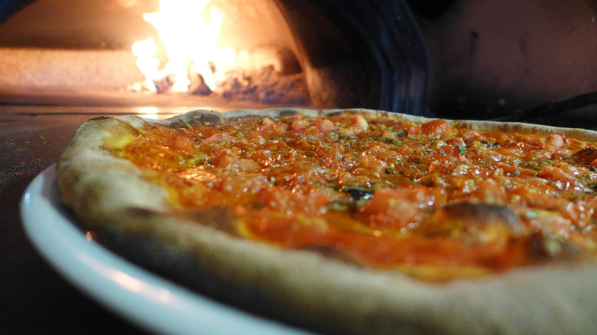 Pizza au feu de bois