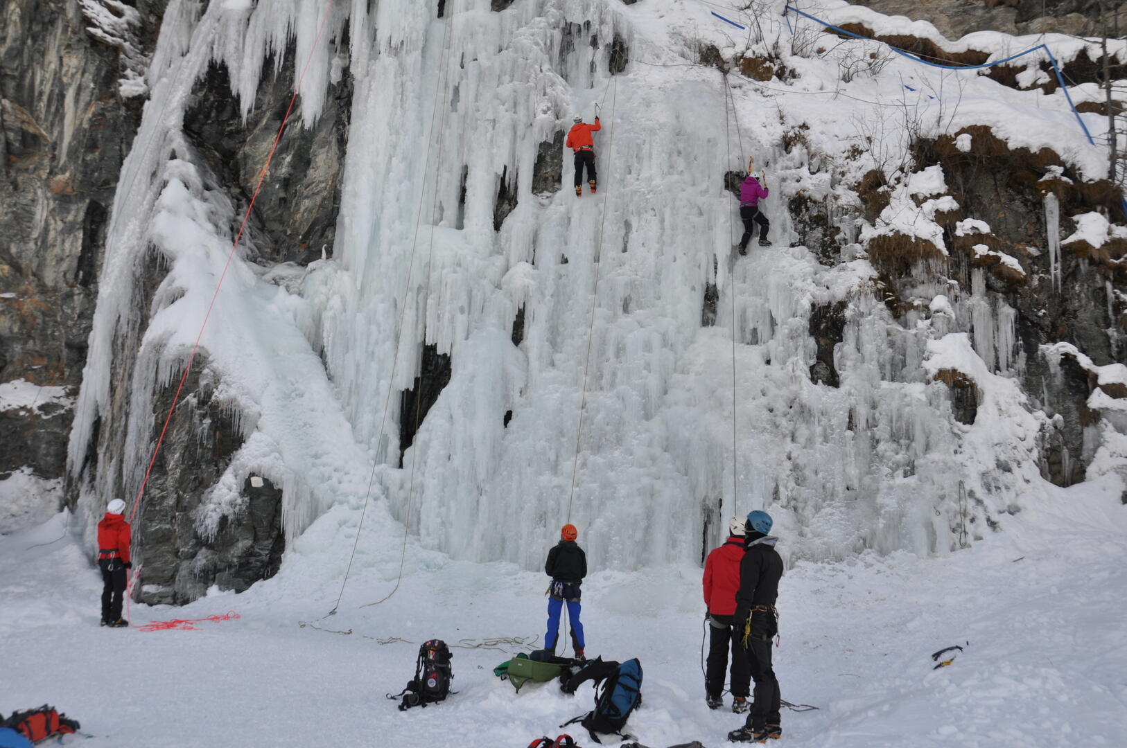 Venez pratiquer l'escalade sur cascade de glace à Bessans