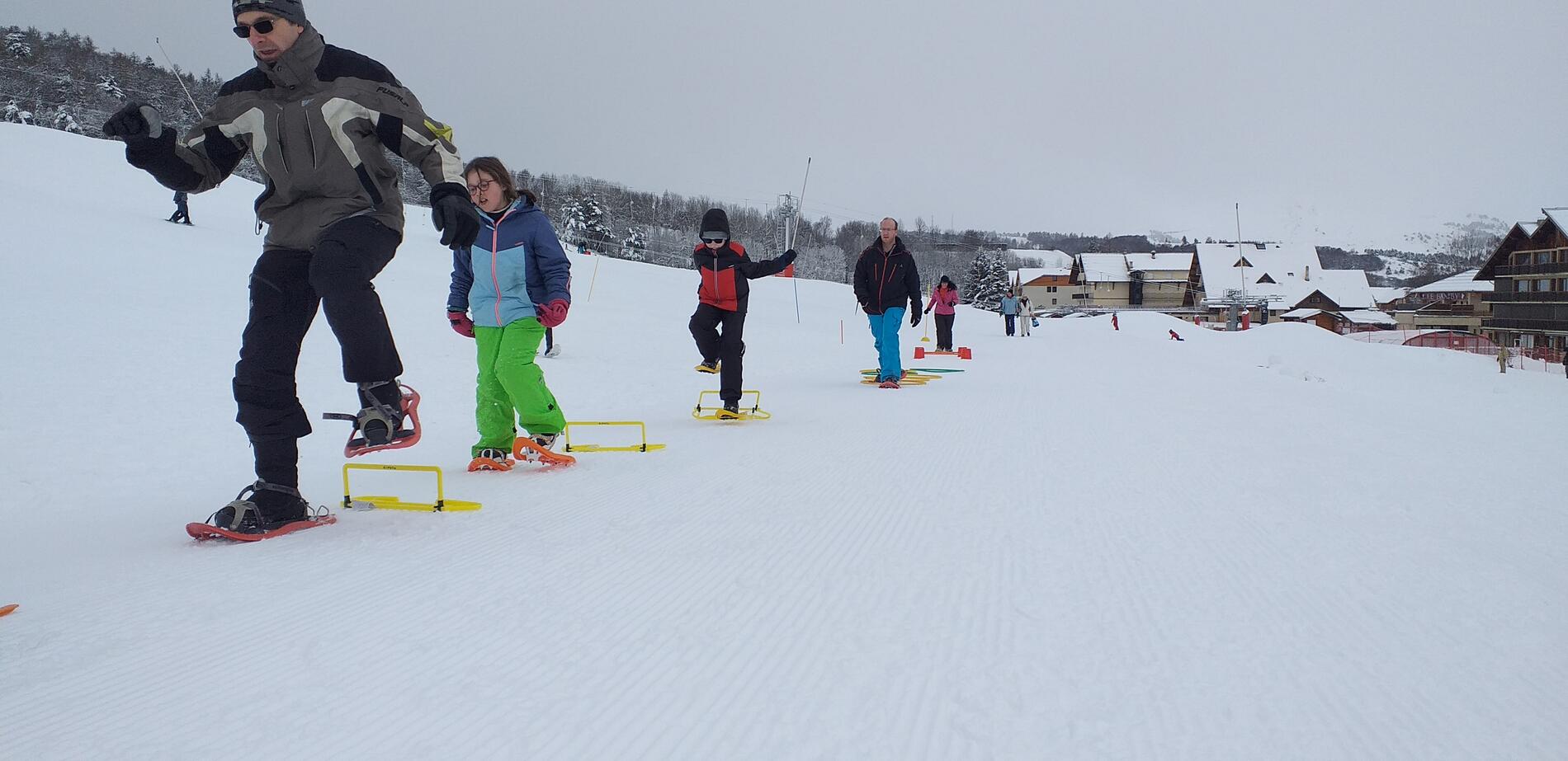 Jeux raquettes en famille