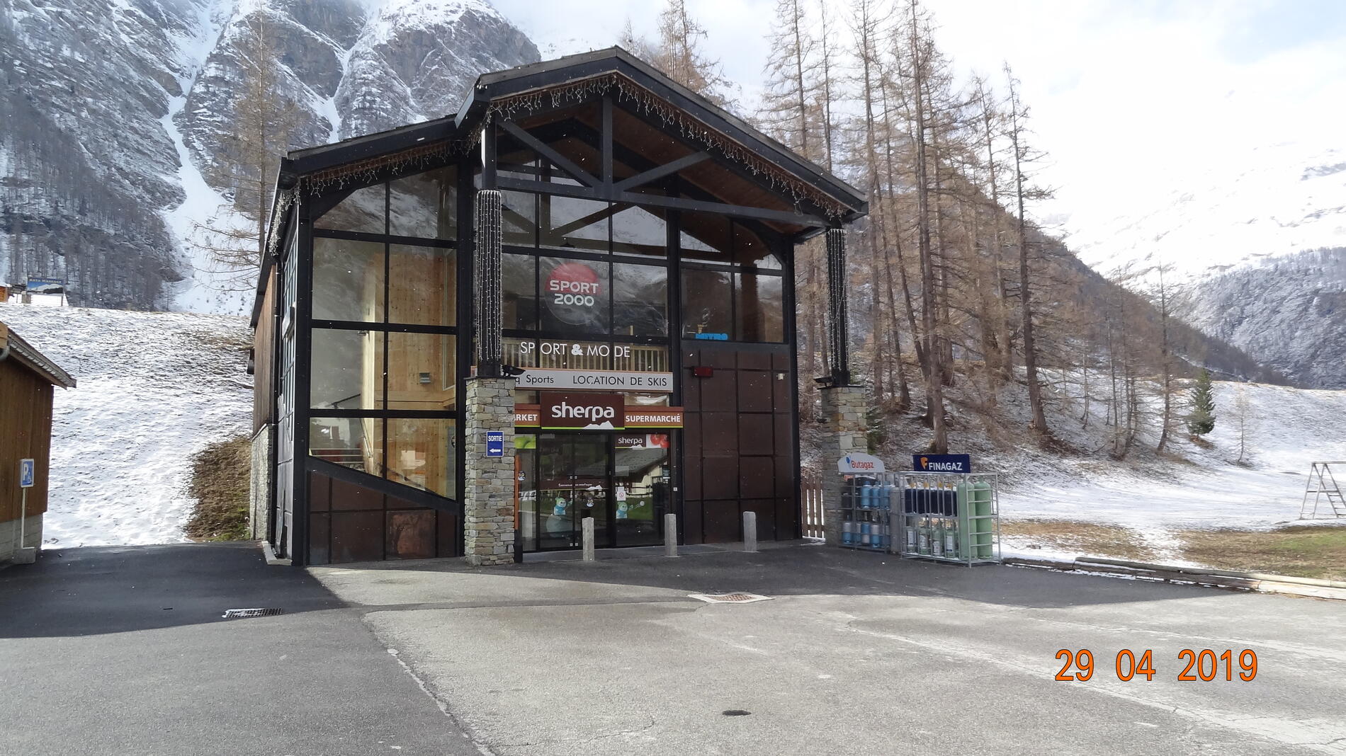 bessans-superette-sherpa