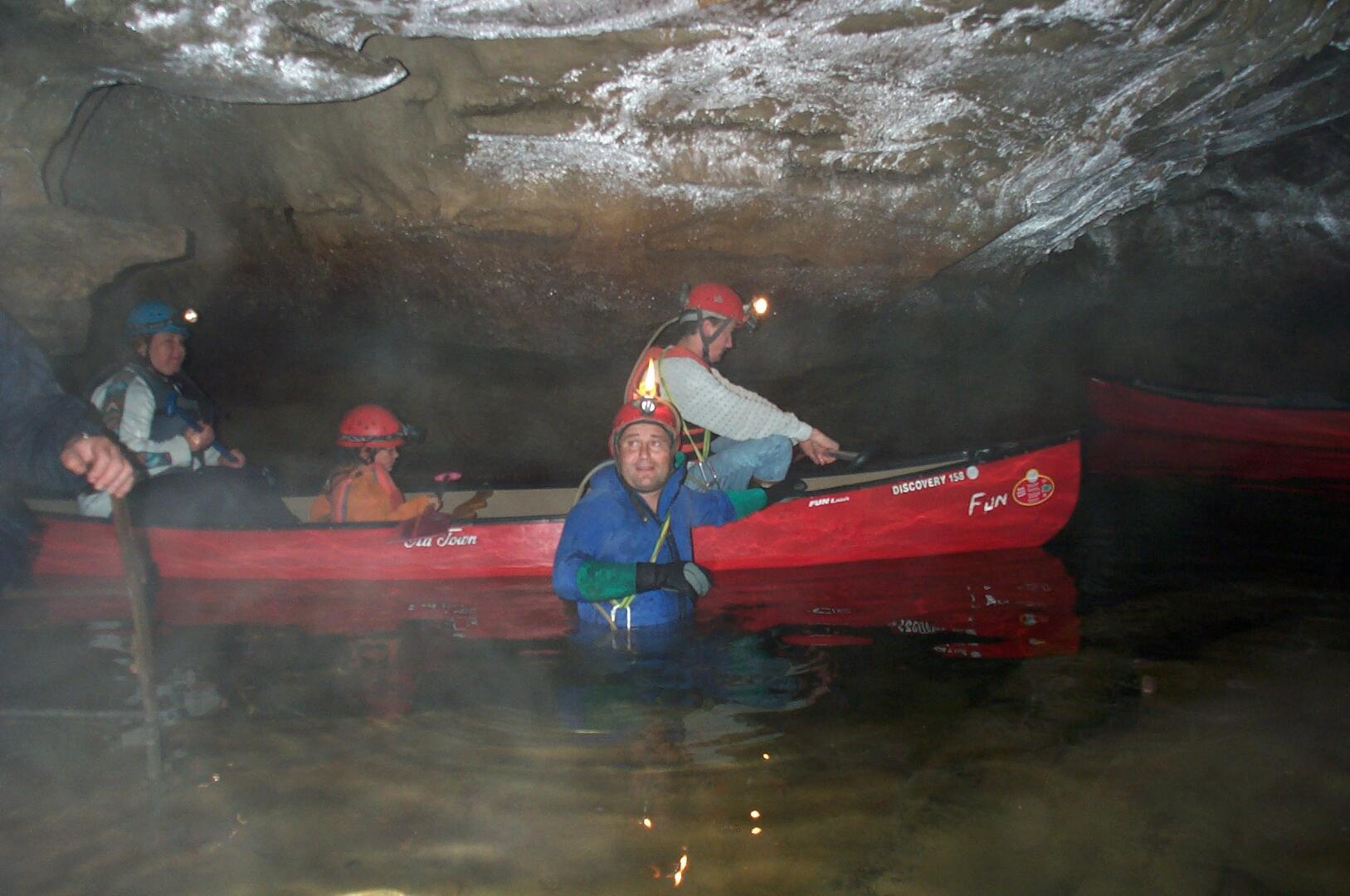 Canoé sur la rivière