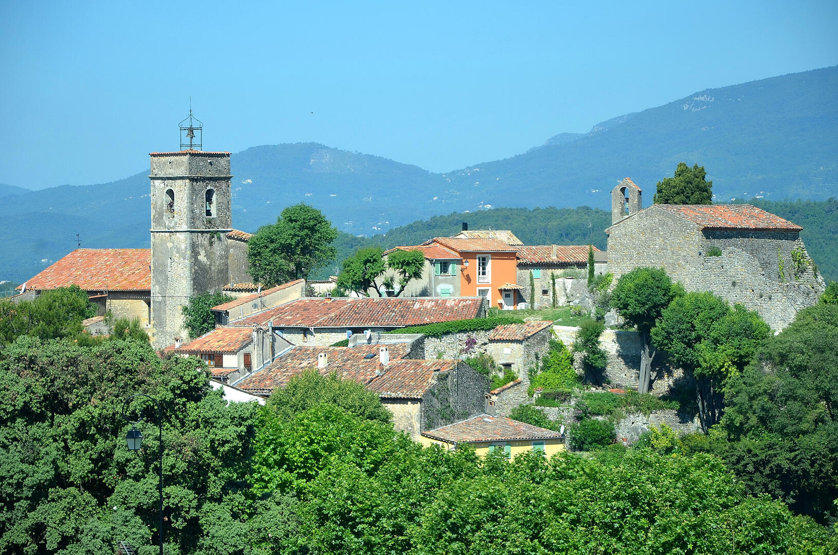 village de Monauroux