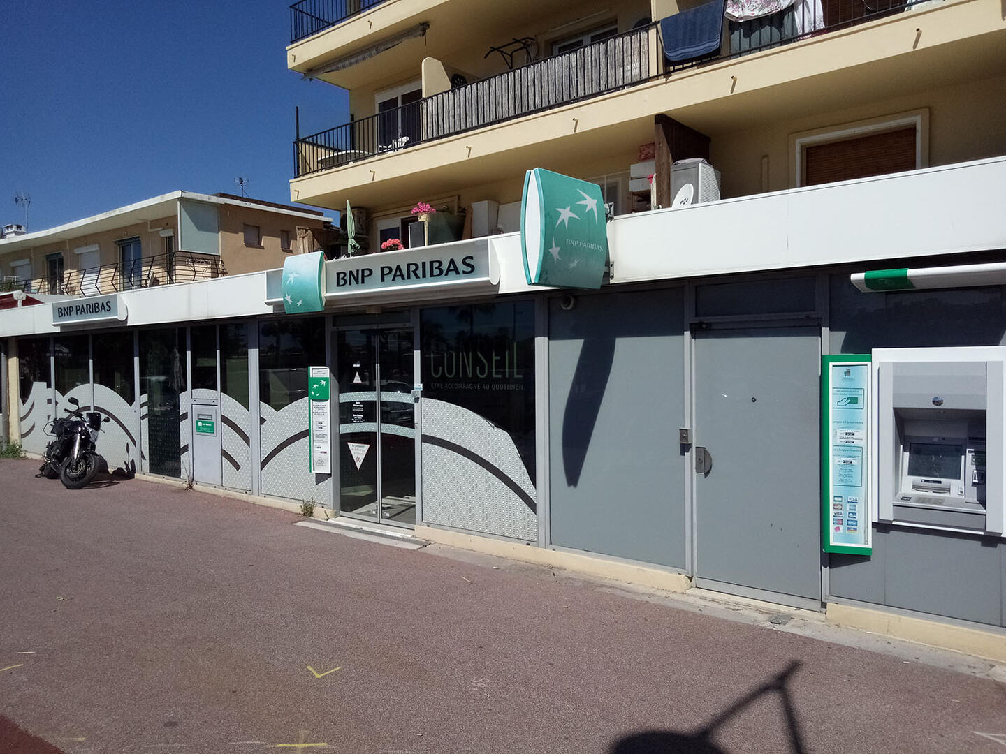 Banque BNP Paribas Villeneuve Loubet