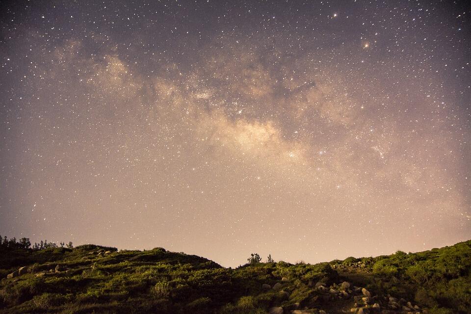 Montagne et étoiles