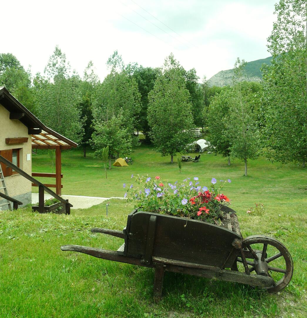 CAMPING LES POMMIERS