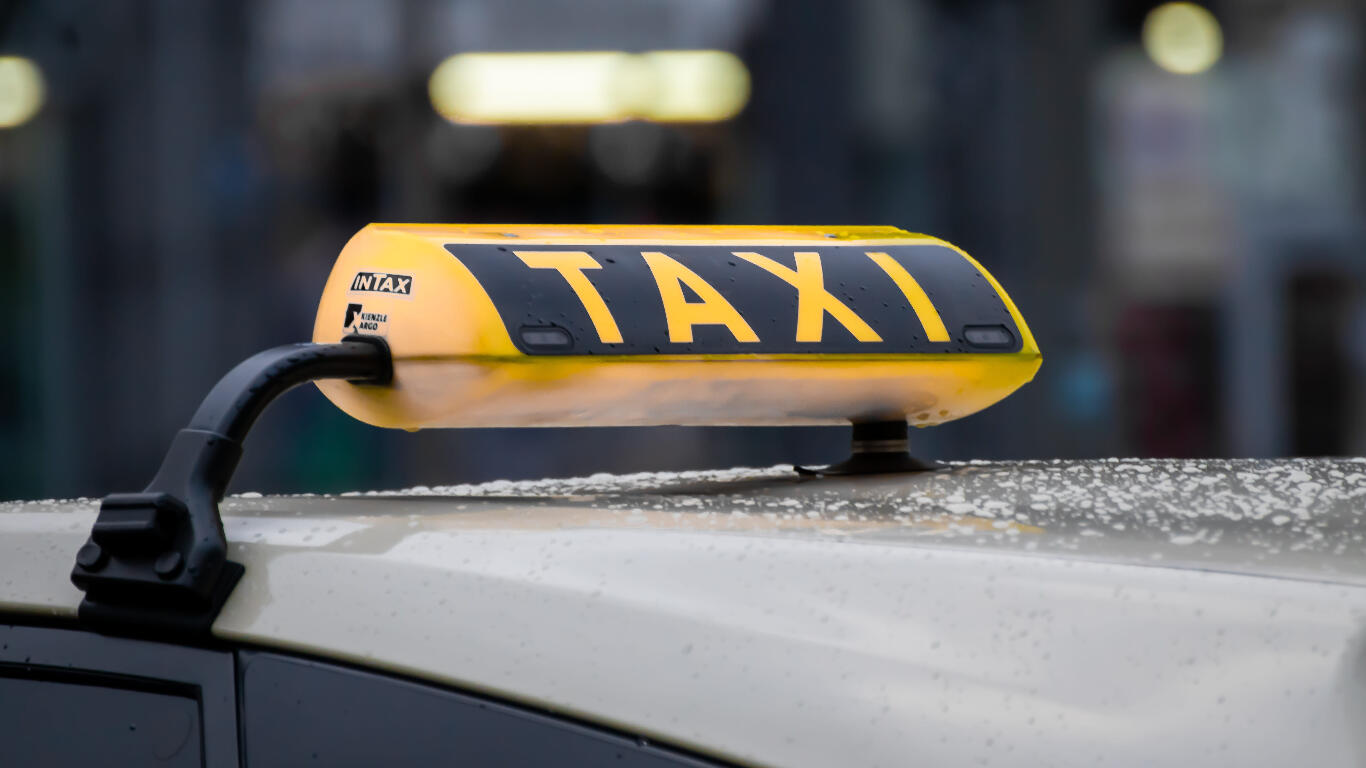 Taxi