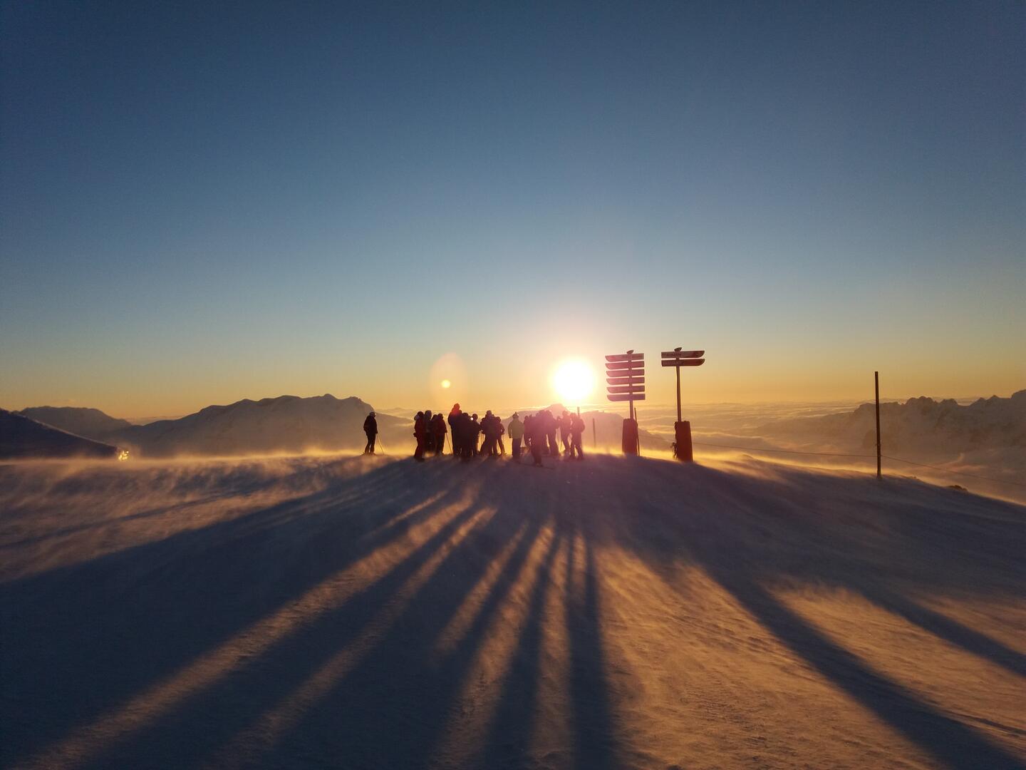 Ski au coucher du soleil