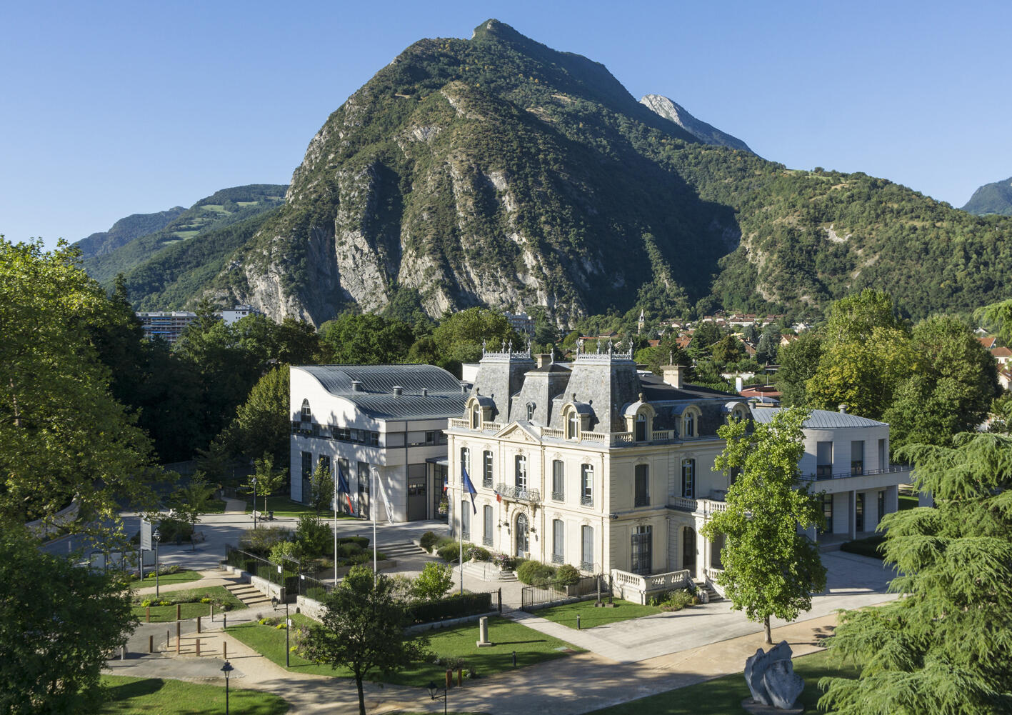 MAISON BOREL