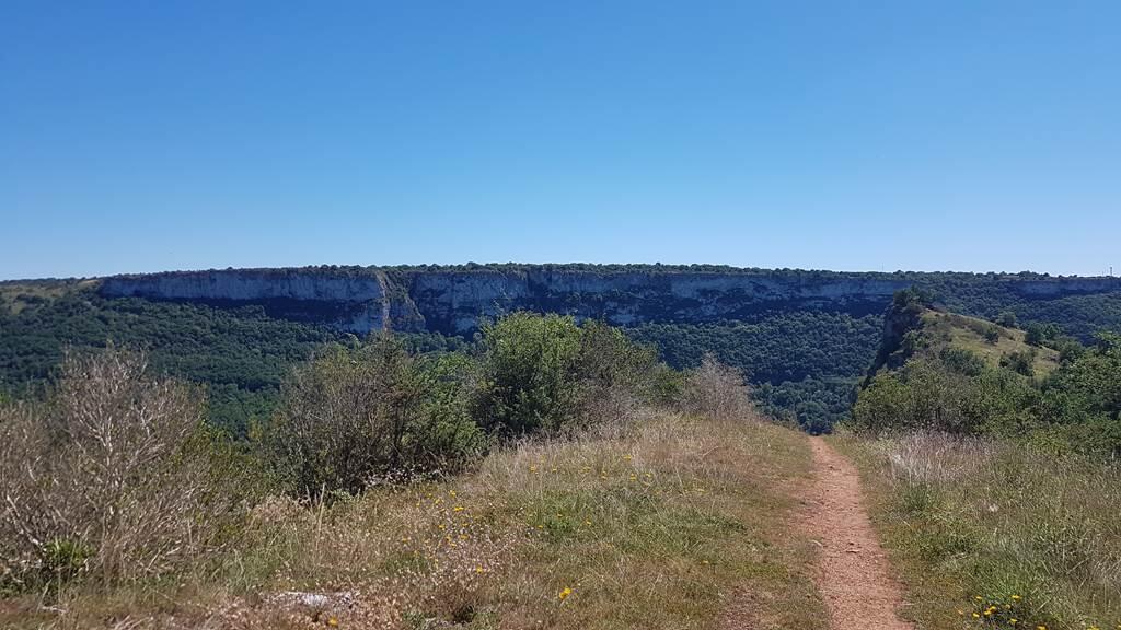 Randonnées, trekking & vtt avec le bureau des moniteurs Shark'Aventures Montauban et Gorges de l'Aveyron
