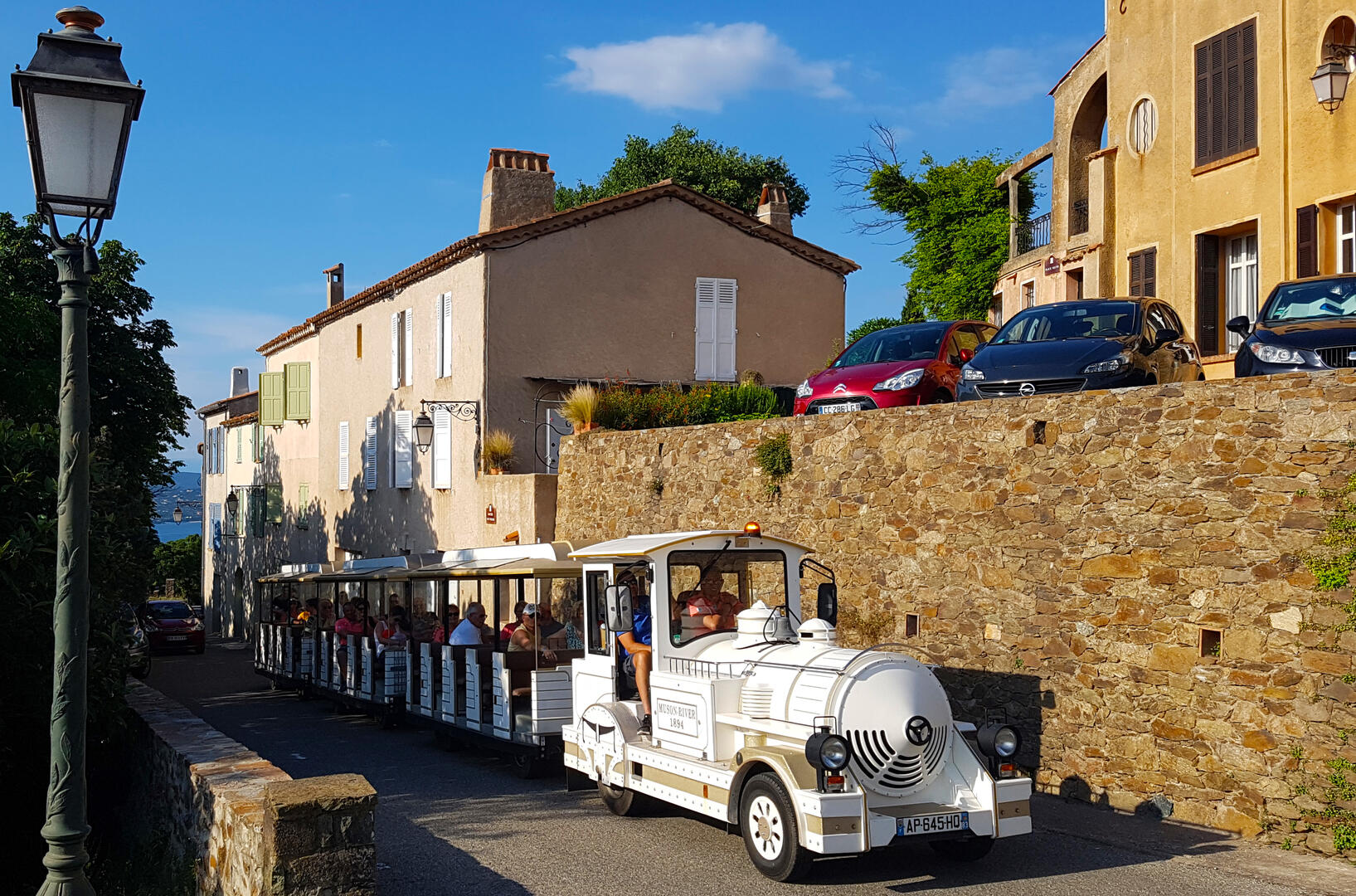 Petit train à Gassin