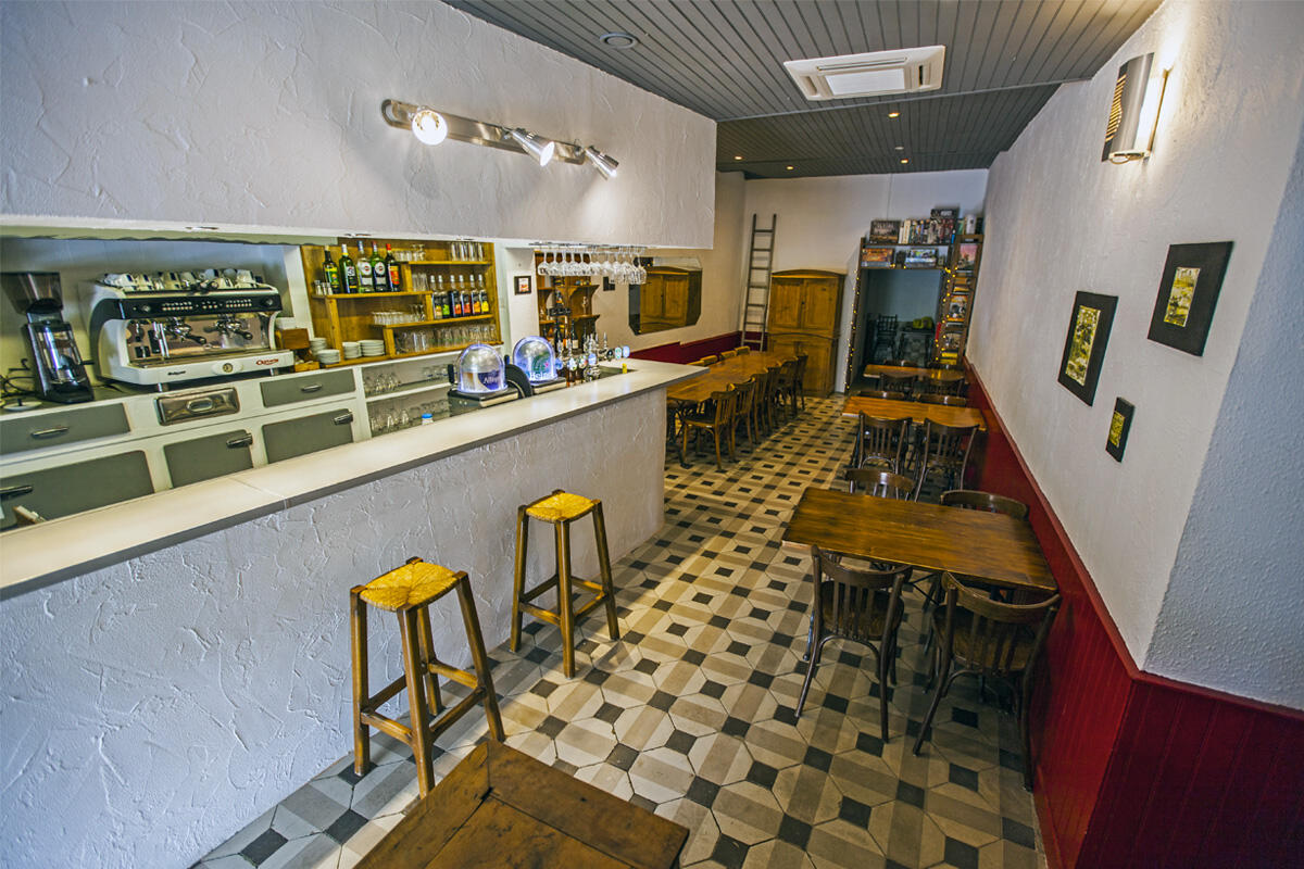 CAFE BISTROT HOTEL DE LA PLACE
