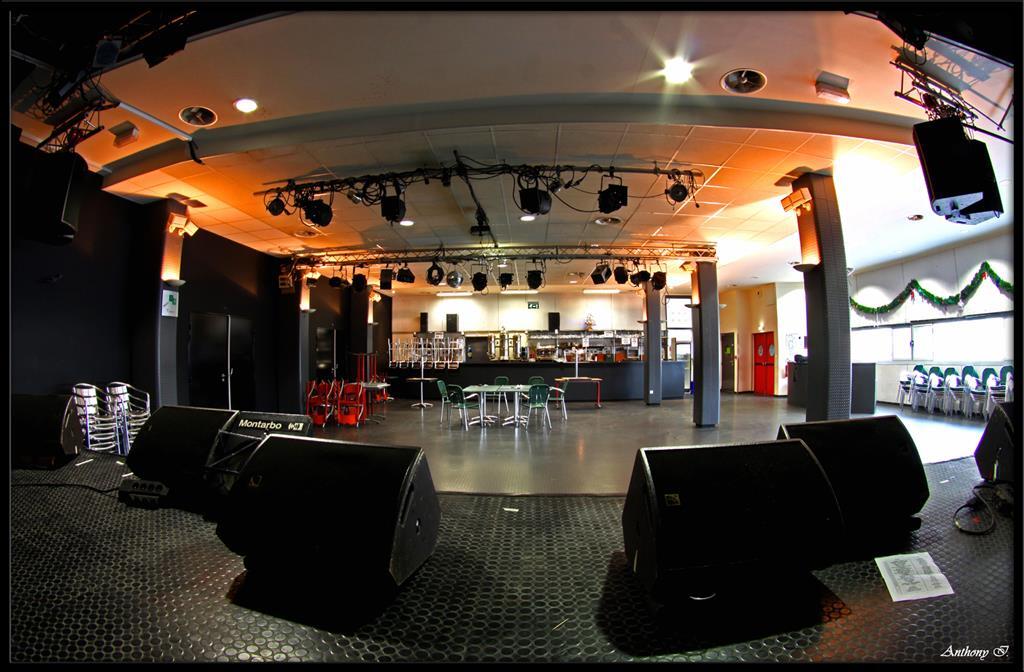 Maison des jeunes et de la culture / Centre social